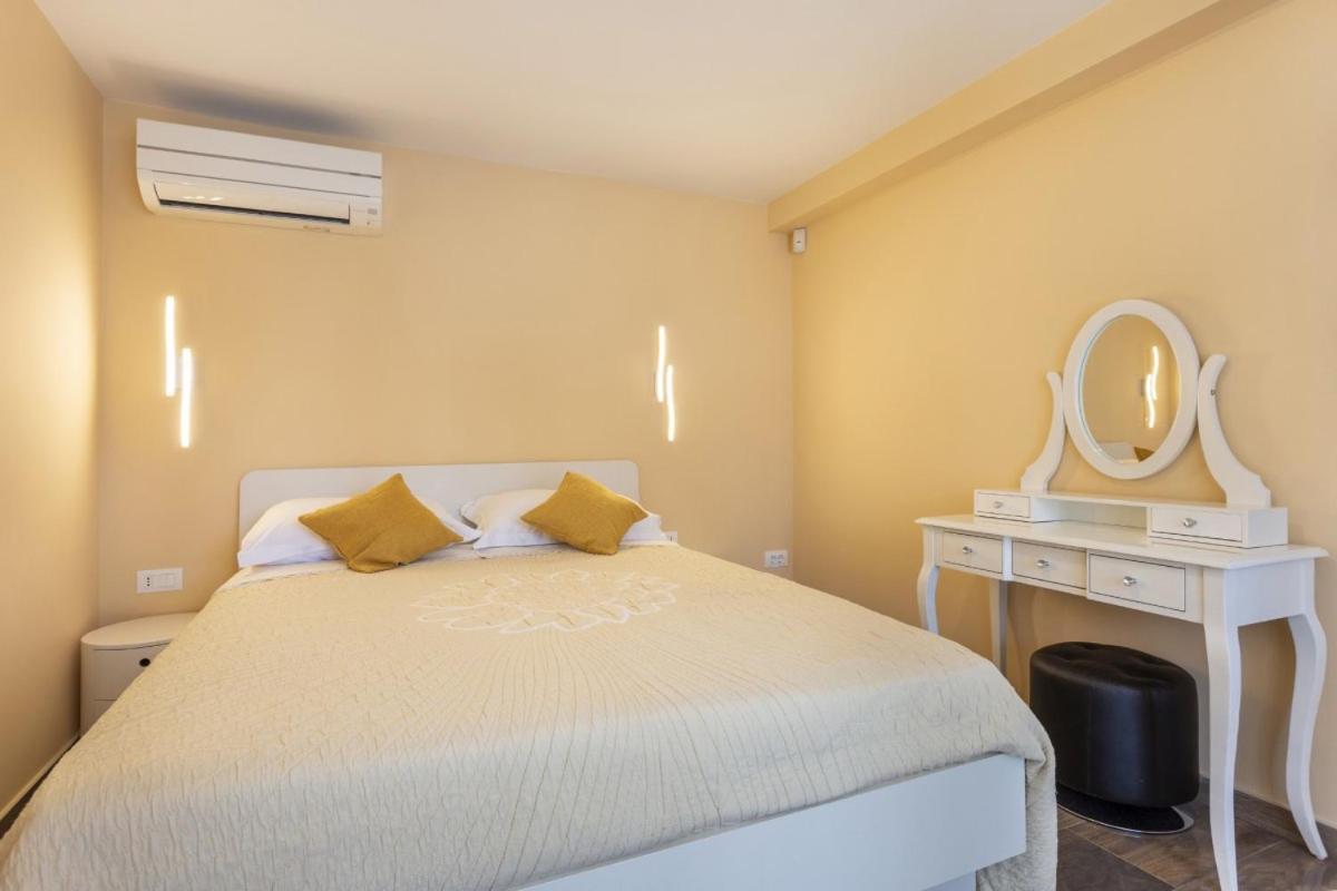 Villa Vita In Porec - Haus Fuer 6-8 Personen Kaštelir Zewnętrze zdjęcie