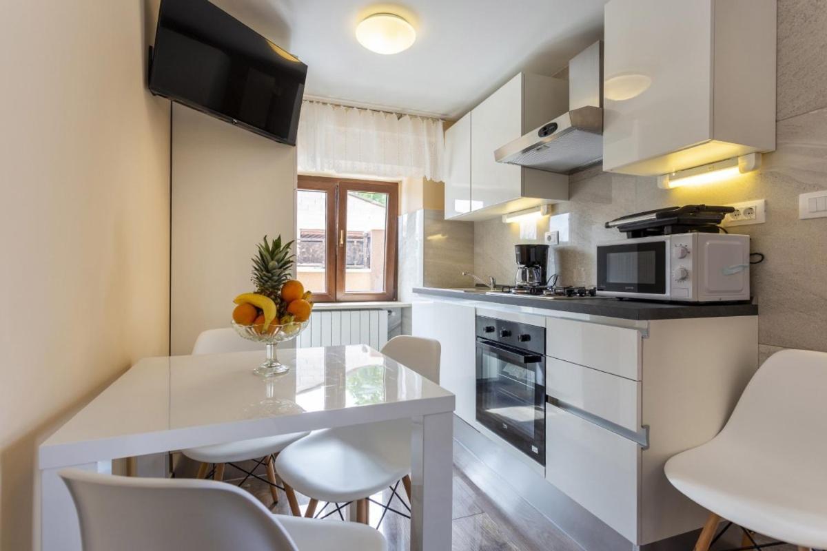 Villa Vita In Porec - Haus Fuer 6-8 Personen Kaštelir Zewnętrze zdjęcie
