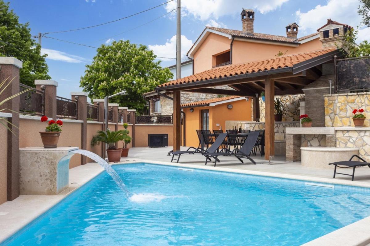 Villa Vita In Porec - Haus Fuer 6-8 Personen Kaštelir Zewnętrze zdjęcie