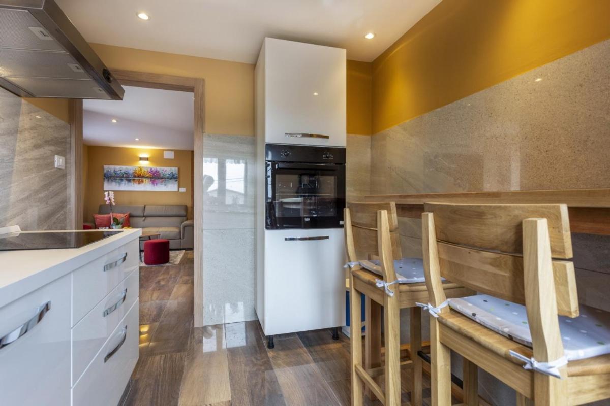 Villa Vita In Porec - Haus Fuer 6-8 Personen Kaštelir Zewnętrze zdjęcie